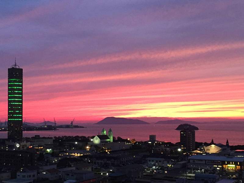 夕刻の瀬戸内海をお楽しみ下さい